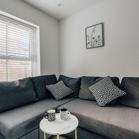 Central 2 Double Bedroom Flat With Parking Борнмът Екстериор снимка