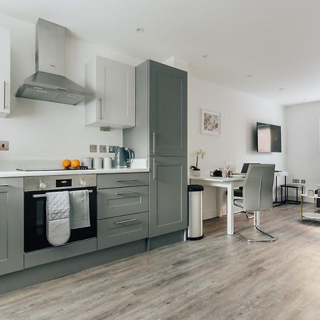 Central 2 Double Bedroom Flat With Parking Борнмът Екстериор снимка