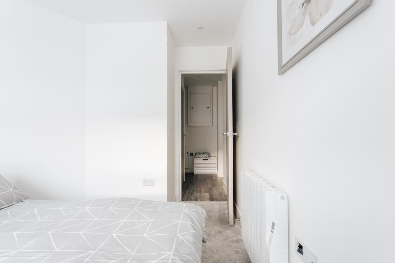 Central 2 Double Bedroom Flat With Parking Борнмът Екстериор снимка