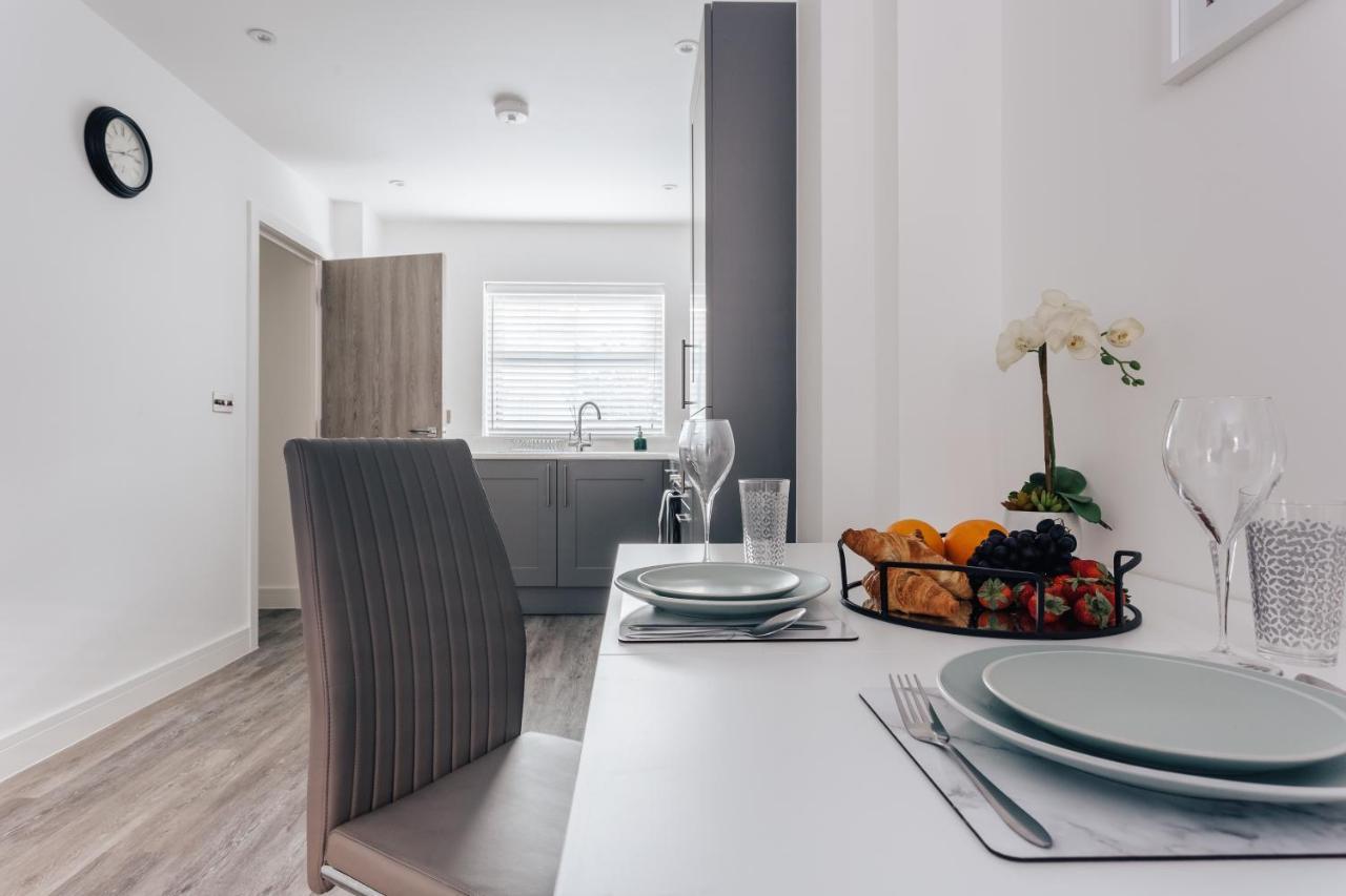 Central 2 Double Bedroom Flat With Parking Борнмът Екстериор снимка