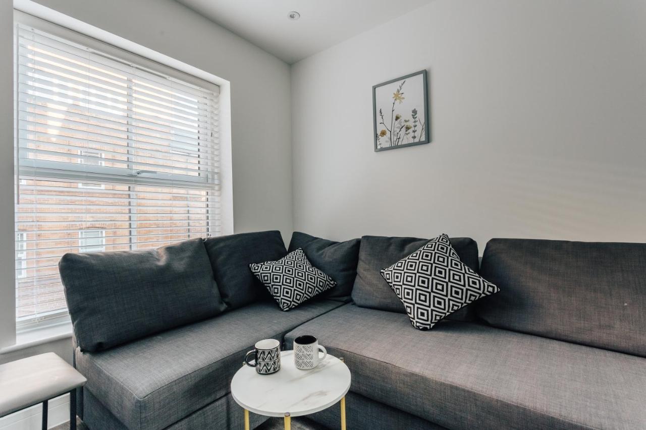 Central 2 Double Bedroom Flat With Parking Борнмът Екстериор снимка