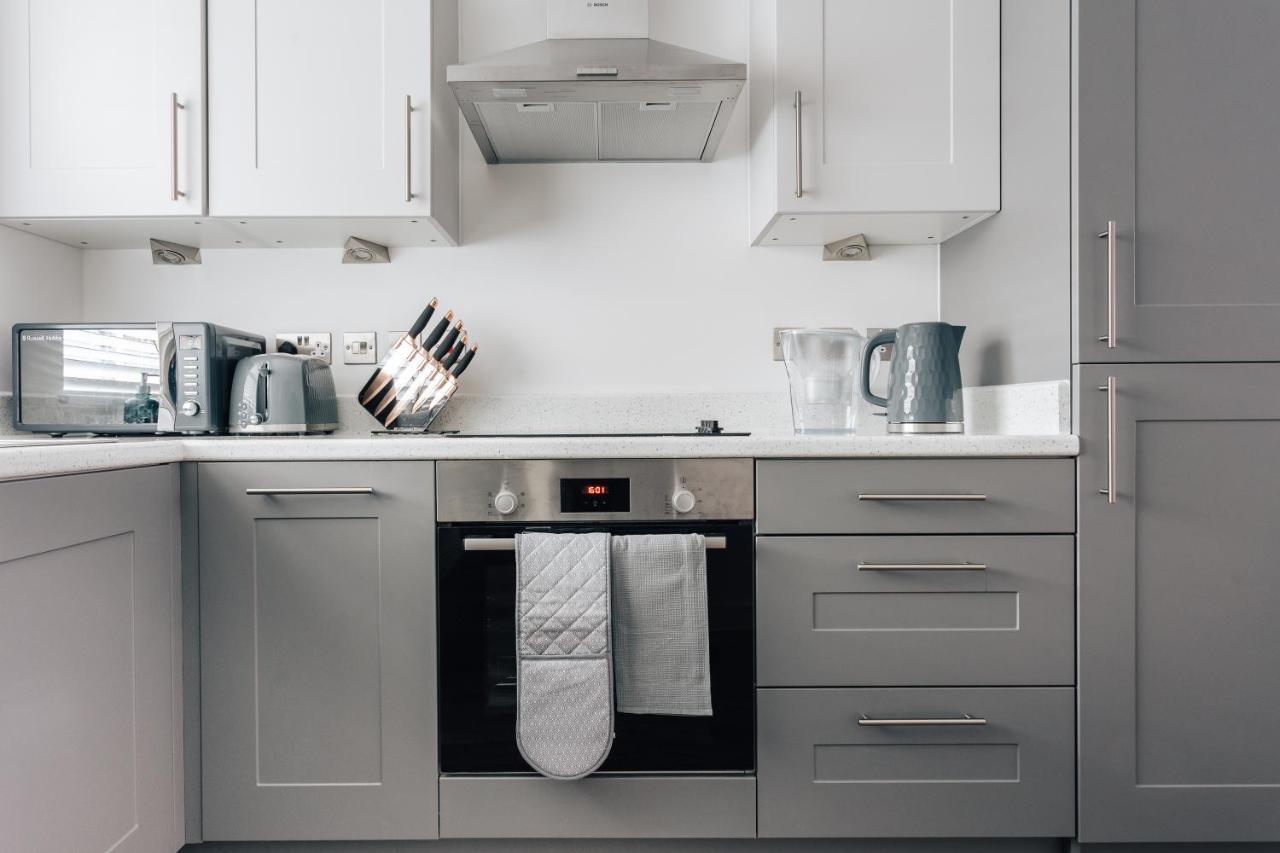 Central 2 Double Bedroom Flat With Parking Борнмът Екстериор снимка