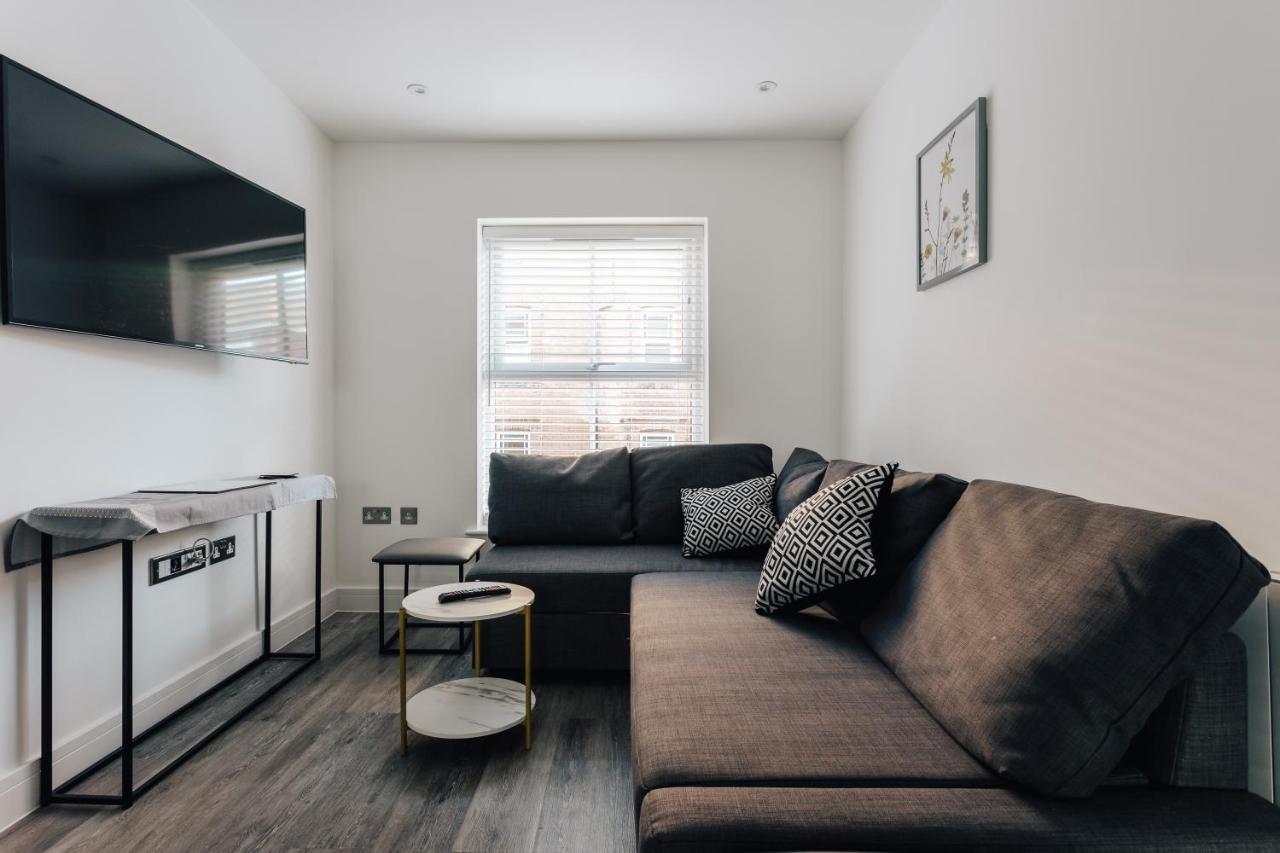 Central 2 Double Bedroom Flat With Parking Борнмът Екстериор снимка