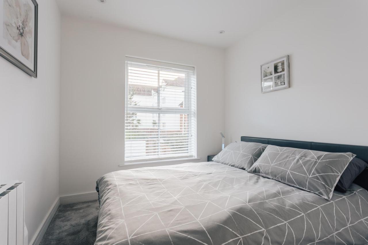 Central 2 Double Bedroom Flat With Parking Борнмът Екстериор снимка